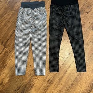 2 pair Scrunch Booty Leggings Size M Fits like a Small